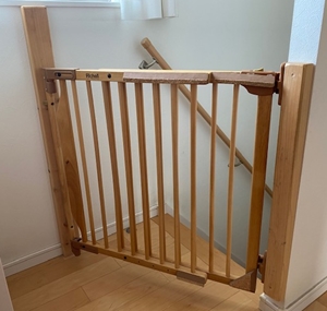 落下防止 階段上に安全なベビーゲートを設置する Sokico ものつくり Blog